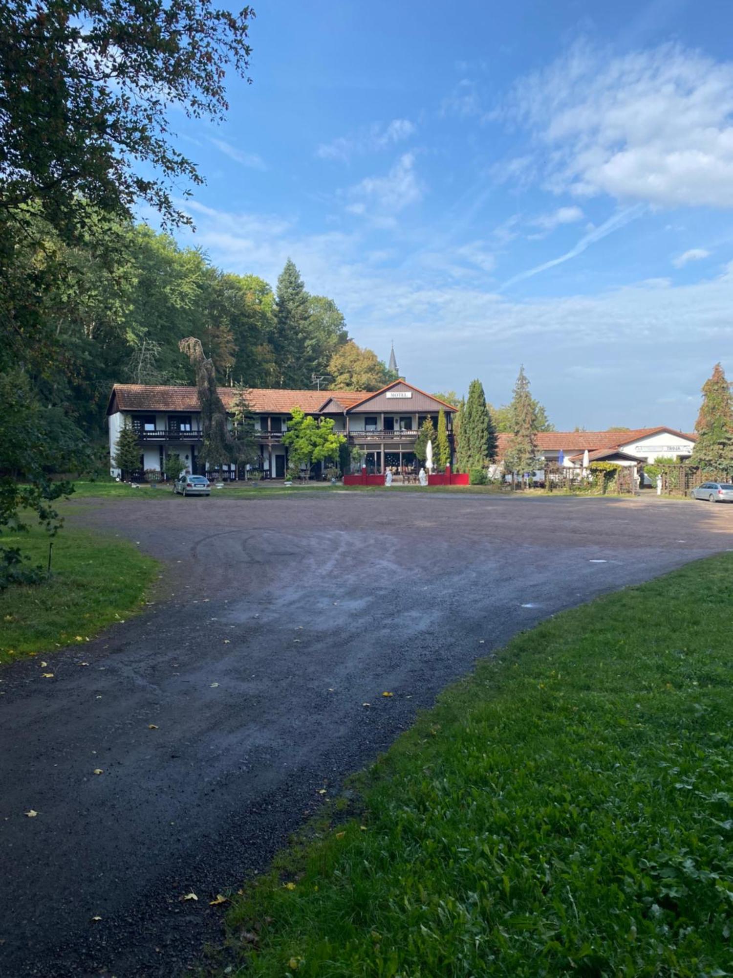 Motel Zur Festwiese Gierstadt Exterior photo