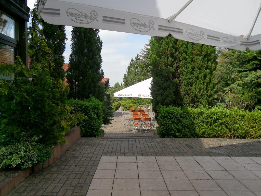 Motel Zur Festwiese Gierstadt Exterior photo