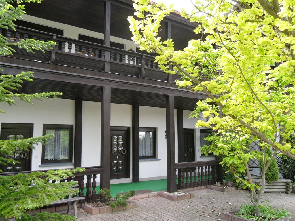 Motel Zur Festwiese Gierstadt Exterior photo