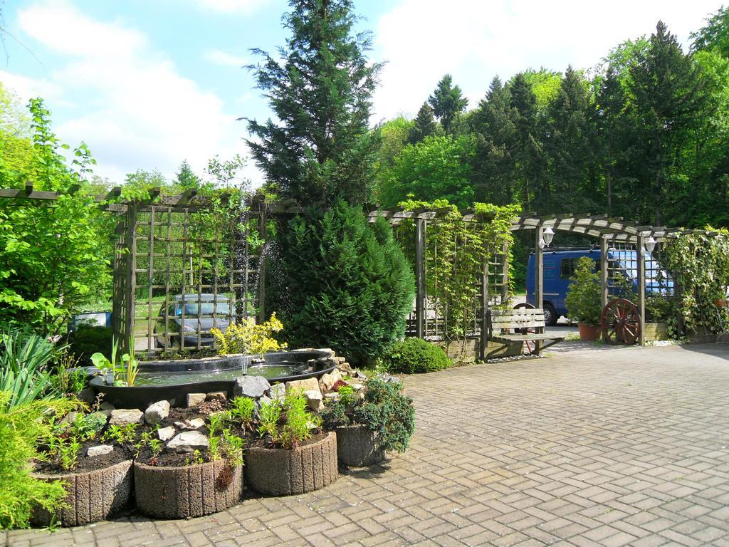 Motel Zur Festwiese Gierstadt Exterior photo