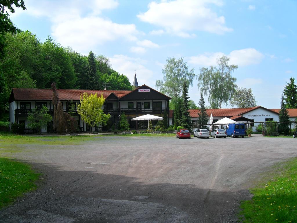 Motel Zur Festwiese Gierstadt Exterior photo